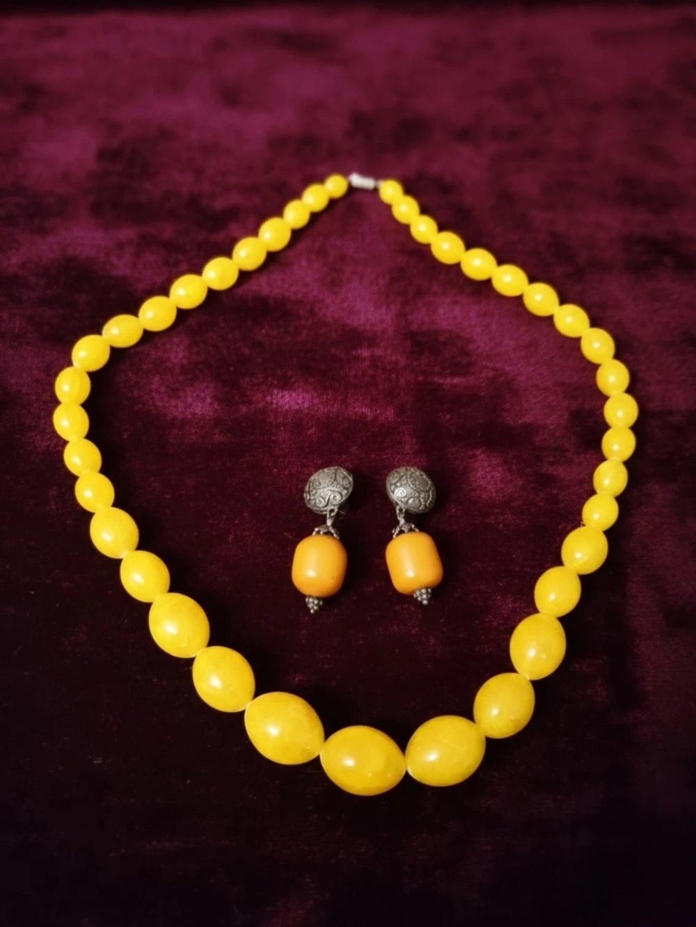 Vintage Bakelite Butterscotch Necklace/ Earrings Set. Unbrended